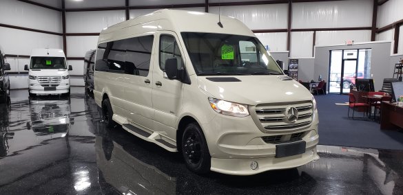 2020 Mercedes-Benz Sprinter 3500 170 Midwest Club J Sprinter for Sale in Houston, TX - Main Photo