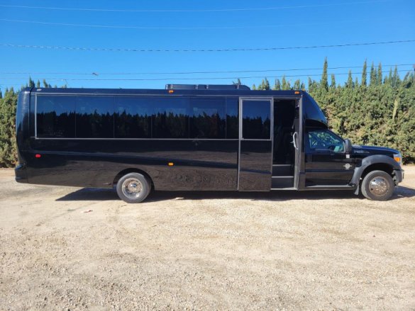 2016 Ford F-550 Shuttle Bus for Sale in fontana, CA - Photo 3