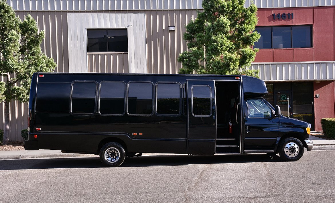 Photo of Limo Bus for sale: 2003 Ford E-450 by Krystal Koach