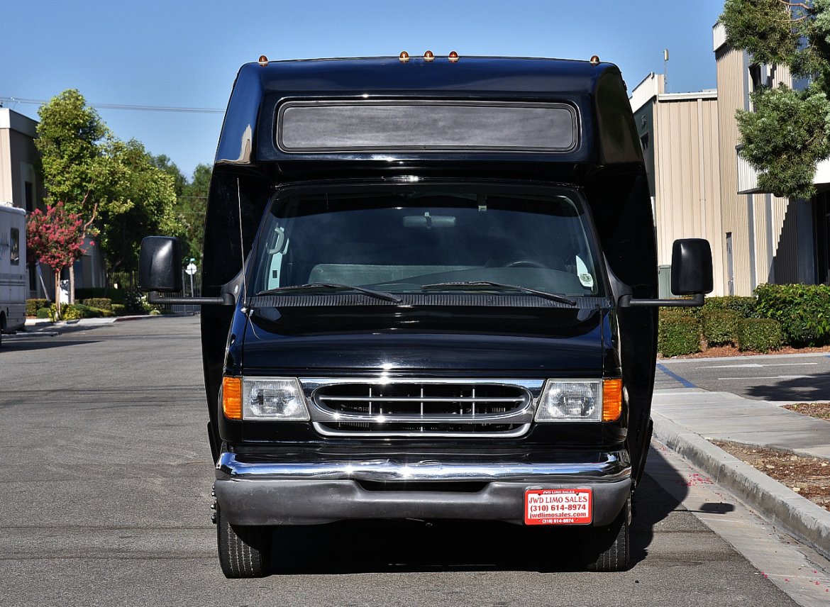 Photo of Limo Bus for sale: 2003 Ford E-450 by Krystal Koach