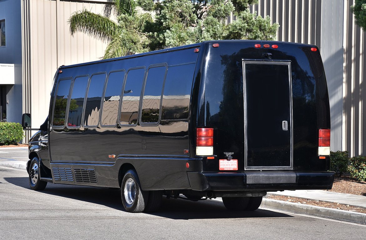 Photo of Limo Bus for sale: 2003 Ford E-450 by Krystal Koach