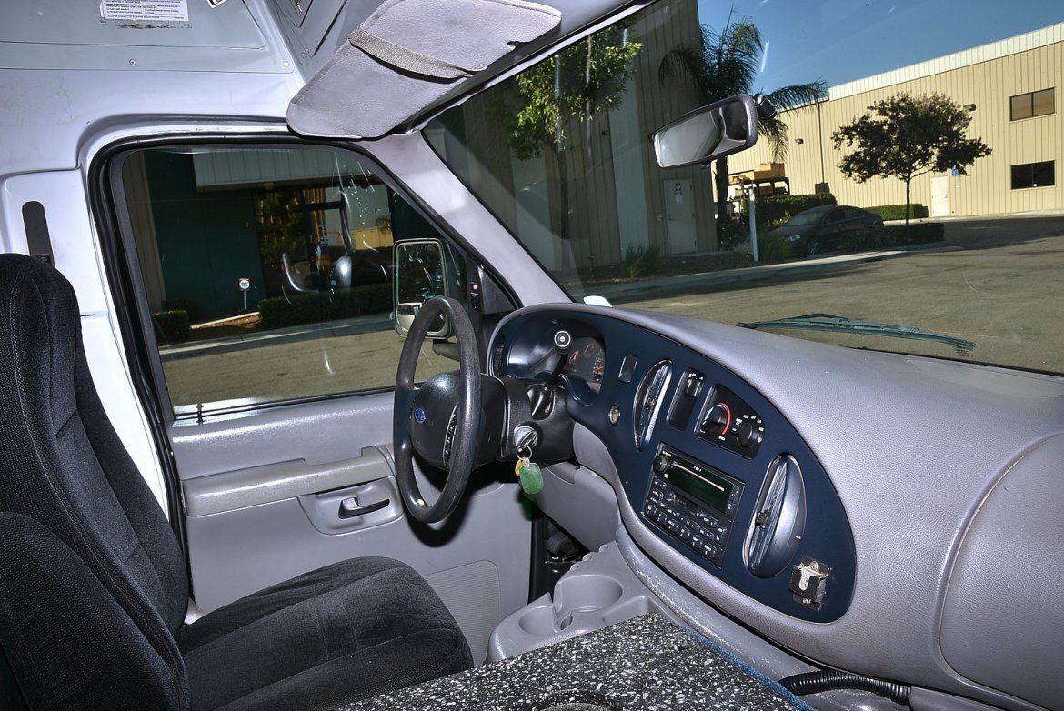 Photo of Limo Bus for sale: 2003 Ford E-450 by Krystal Koach