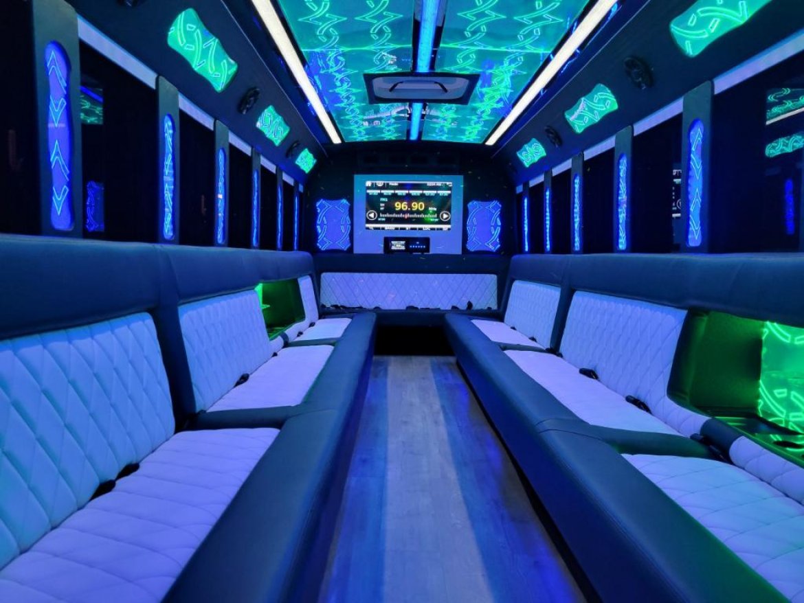 Limo Bus for Sale in Fontana, CA - Photo 10