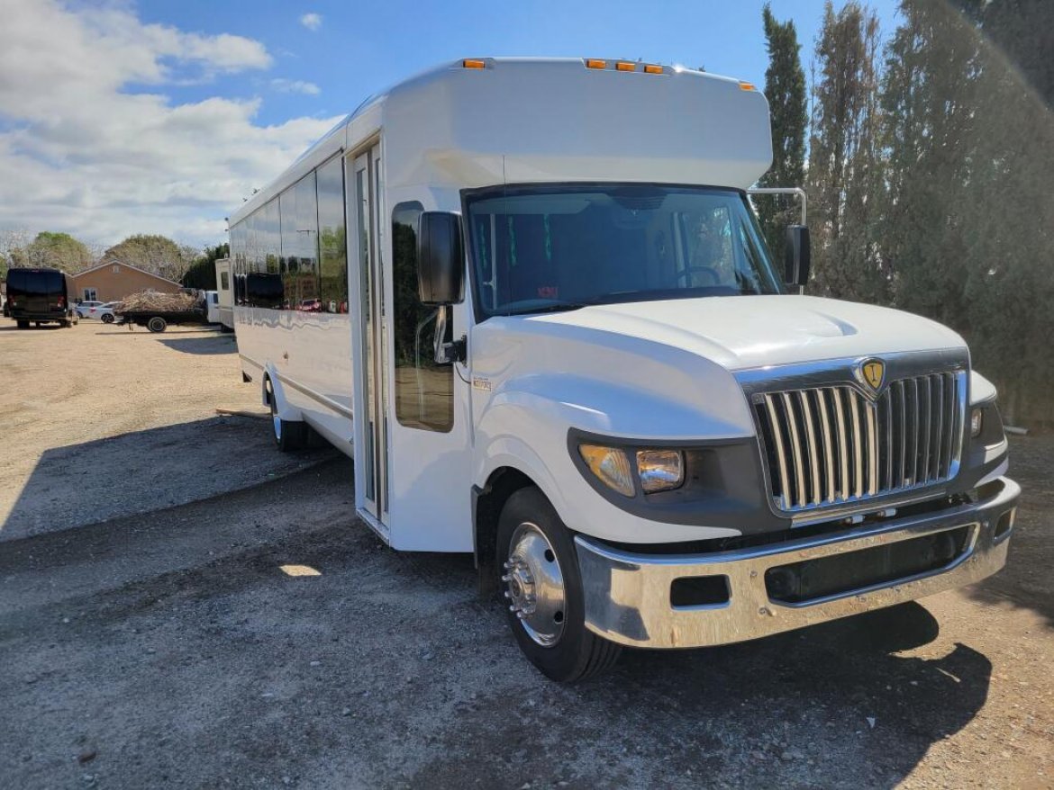 Limo Bus for Sale in Fontana, CA - Photo 18