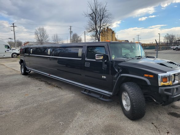 2006 Hummer Stretch SUV Stretch for Sale in Sellersburg, IN - Main Photo
