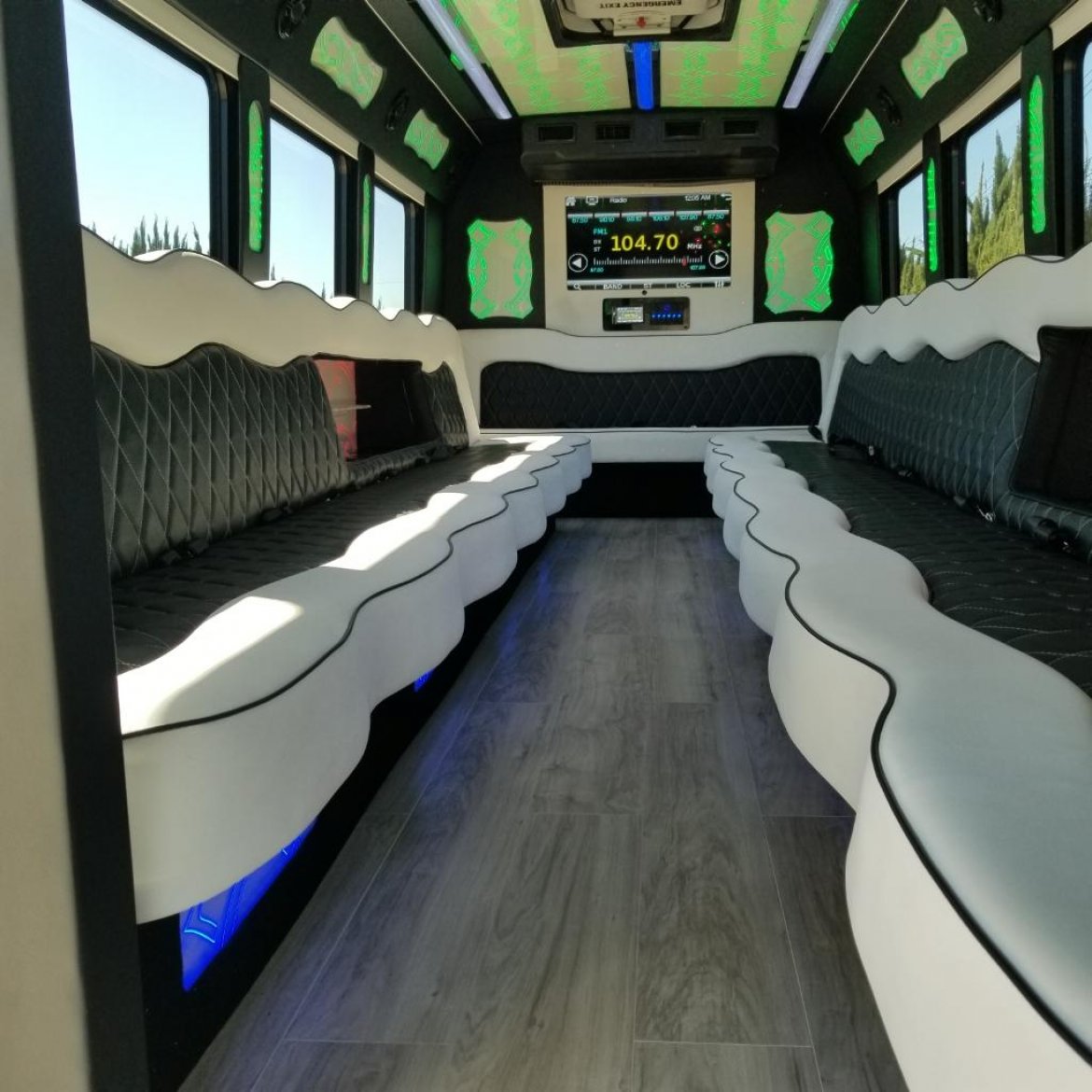Limo Bus for Sale in fontana, CA - Photo 4