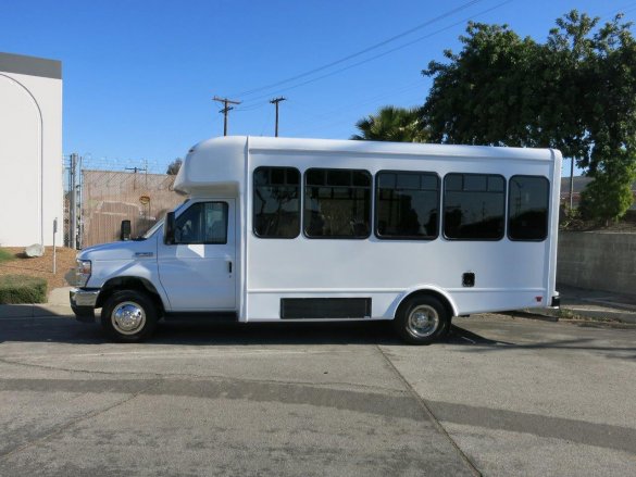 2022 Ford E450 Allstar ADA Bus Shuttle Bus for Sale in Carson, CA - Photo 3