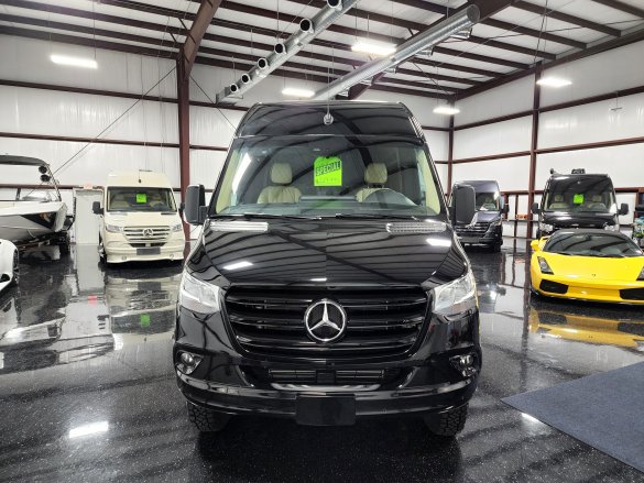 2022 Mercedes-Benz Sprinter 3500 170" EXT Midwest Luxe Daycruiser 4x4 Sprinter for Sale in Houston, TX - Photo 2