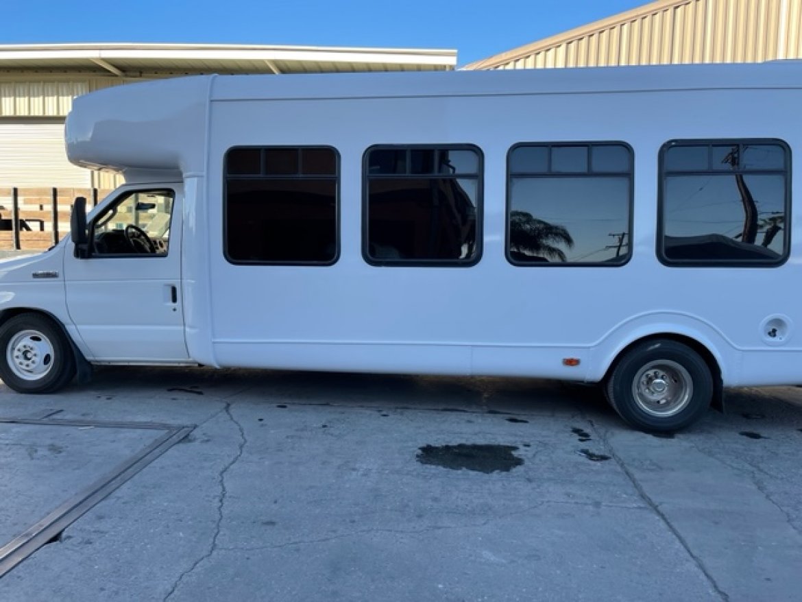Limo Bus for sale: 2010 Ford E450 by Party Bus