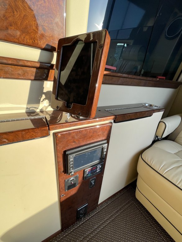 2016 Mercedes-Benz Daycruiser Sprinter for Sale in Anaheim, CA - Photo 3