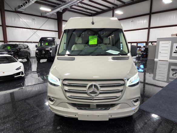 2022 Mercedes-Benz Sprinter 3500 170" Midwest Signature Series Sprinter for Sale in Houston, TX - Photo 2