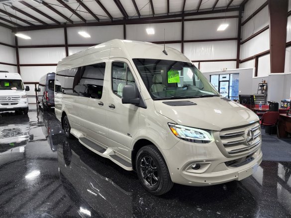 2022 Mercedes-Benz Sprinter 3500 170" Midwest Signature Series Sprinter for Sale in Houston, TX - Main Photo