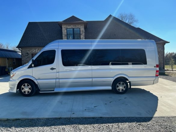 2015 Mercedes-Benz 2500 Sprinter for Sale in Shelbyvillle, TN - Photo 2