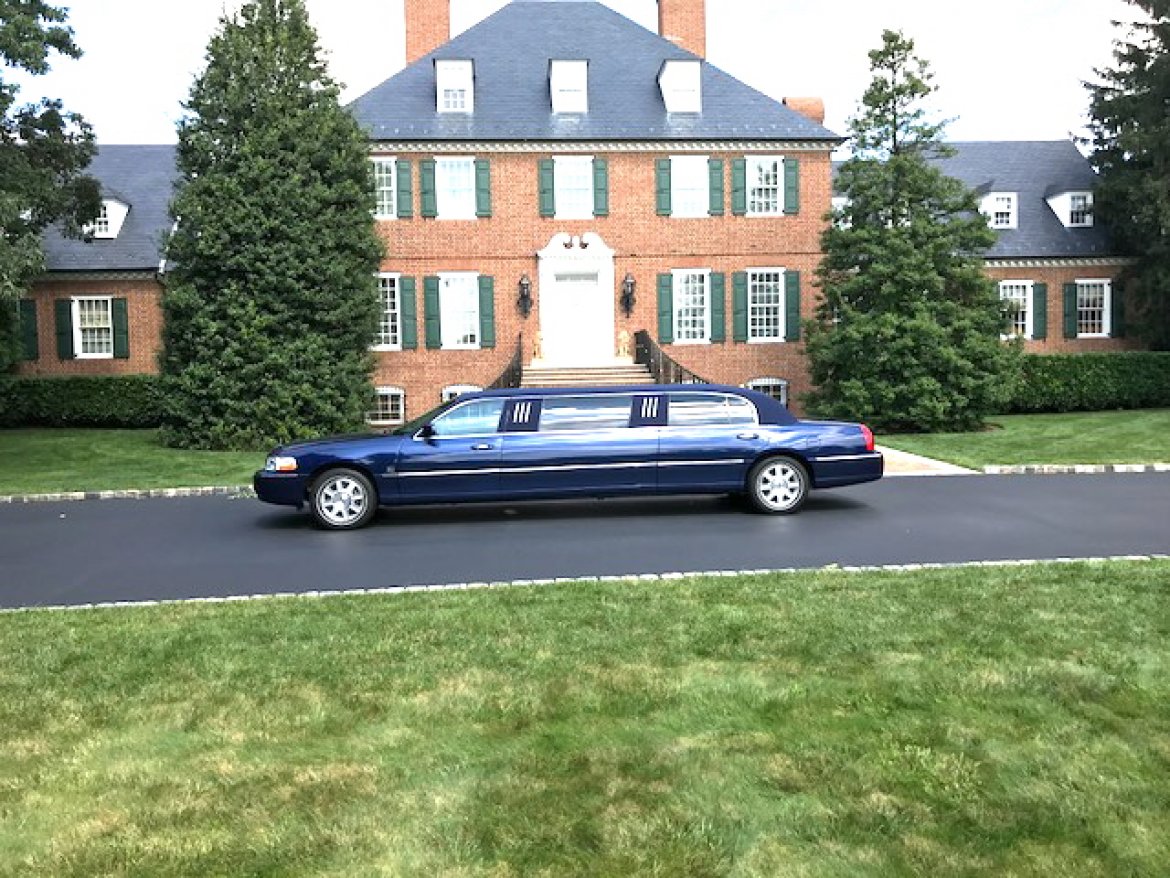 Limousine for sale: 2010 Lincoln Town-Car 76&quot; by LCW