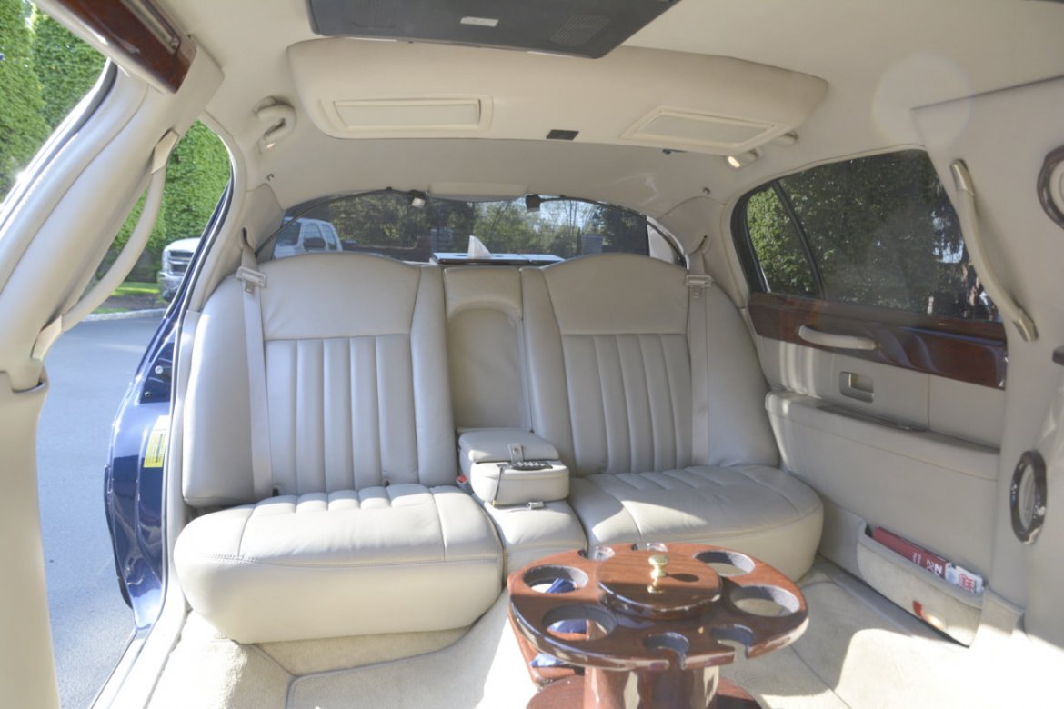Photo of Limousine for sale: 2010 Lincoln Town-Car 76&quot; by LCW