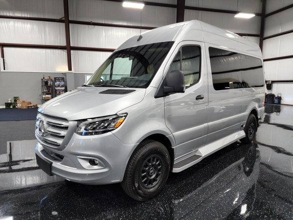2022 Mercedes-Benz Sprinter 2500 144" Luxe Cruiser Sprinter for Sale in Houston, TX - Photo 3
