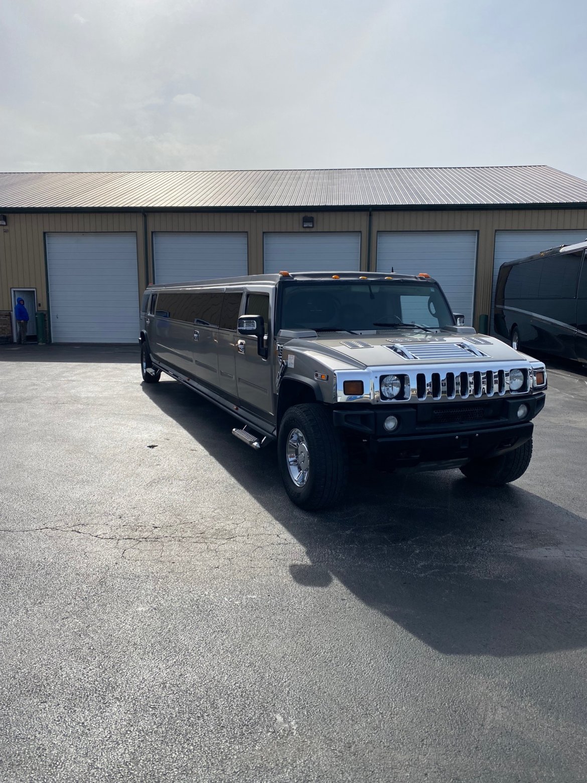 SUV Stretch for Sale in Maryville, IL - Photo 5