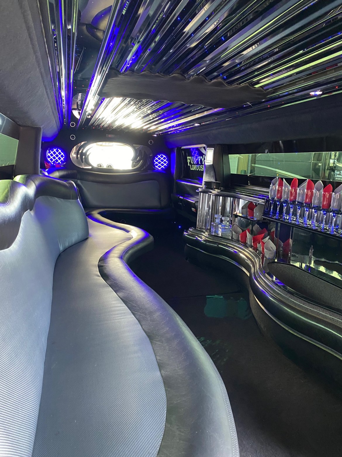 SUV Stretch for Sale in Maryville, IL - Photo 9