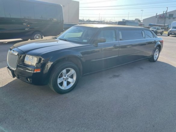 2007 Chrysler 300 Limousine for Sale in Austin, TX - Photo 3