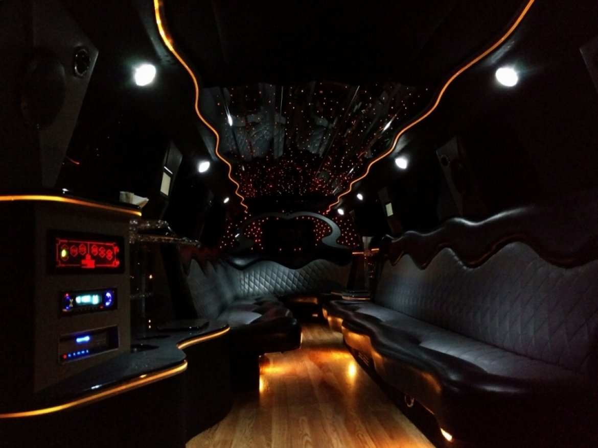 Photo of SUV Stretch for sale: 2007 GMC  Yukon  200&quot;