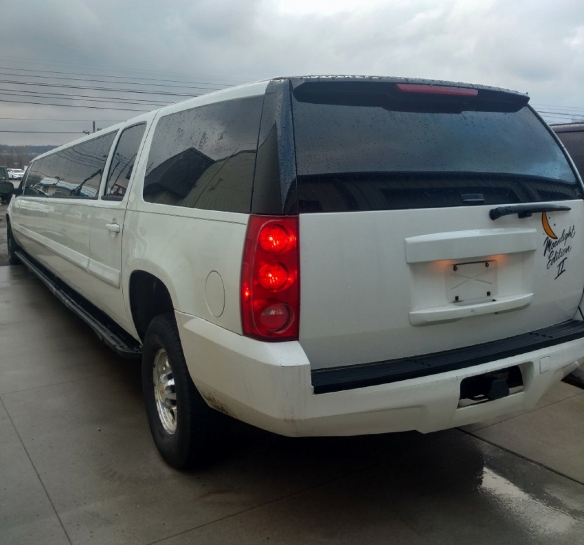 Photo of SUV Stretch for sale: 2007 GMC  Yukon  200&quot;