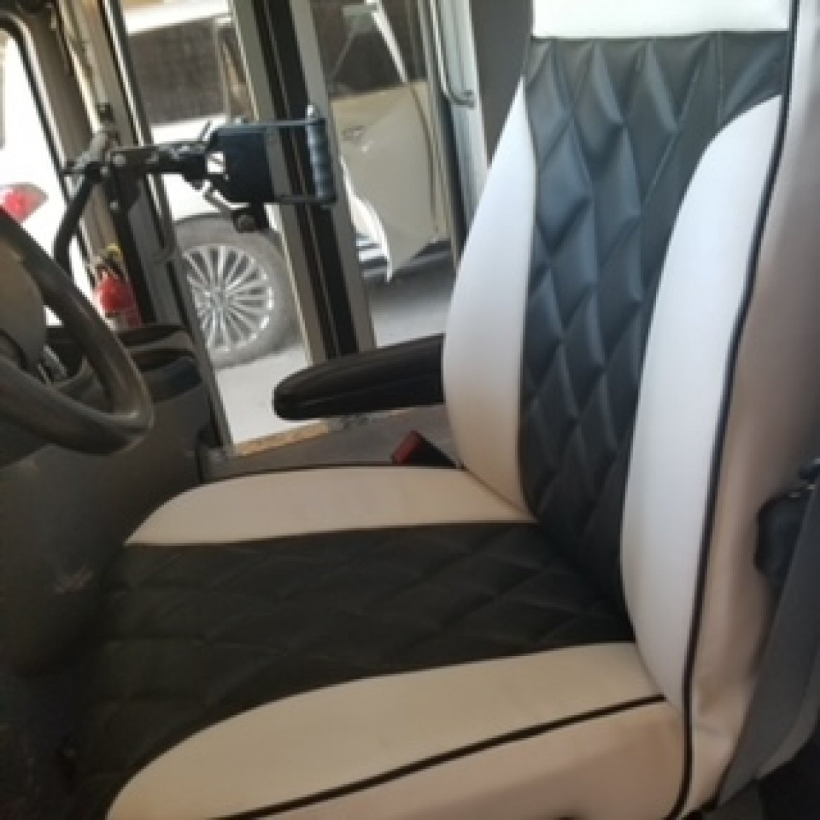 Limo Bus for Sale in fontana, CA - Photo 8