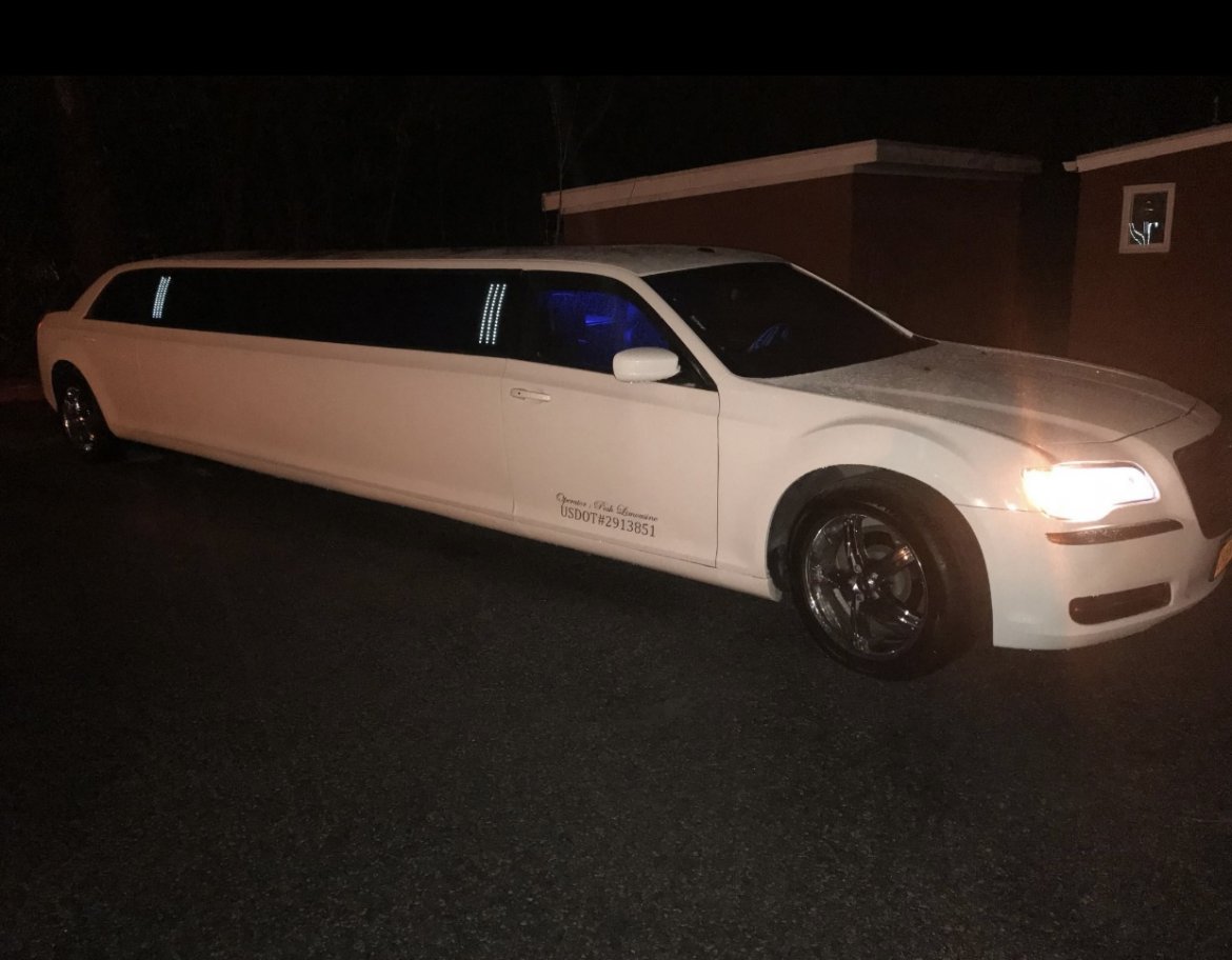 Limousine for Sale in Fishkill, NY - Photo 14