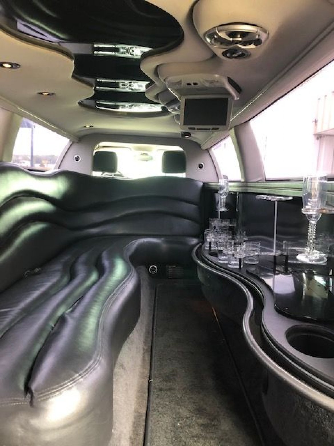 Limousine for Sale in Green Bay, WI - Photo 5