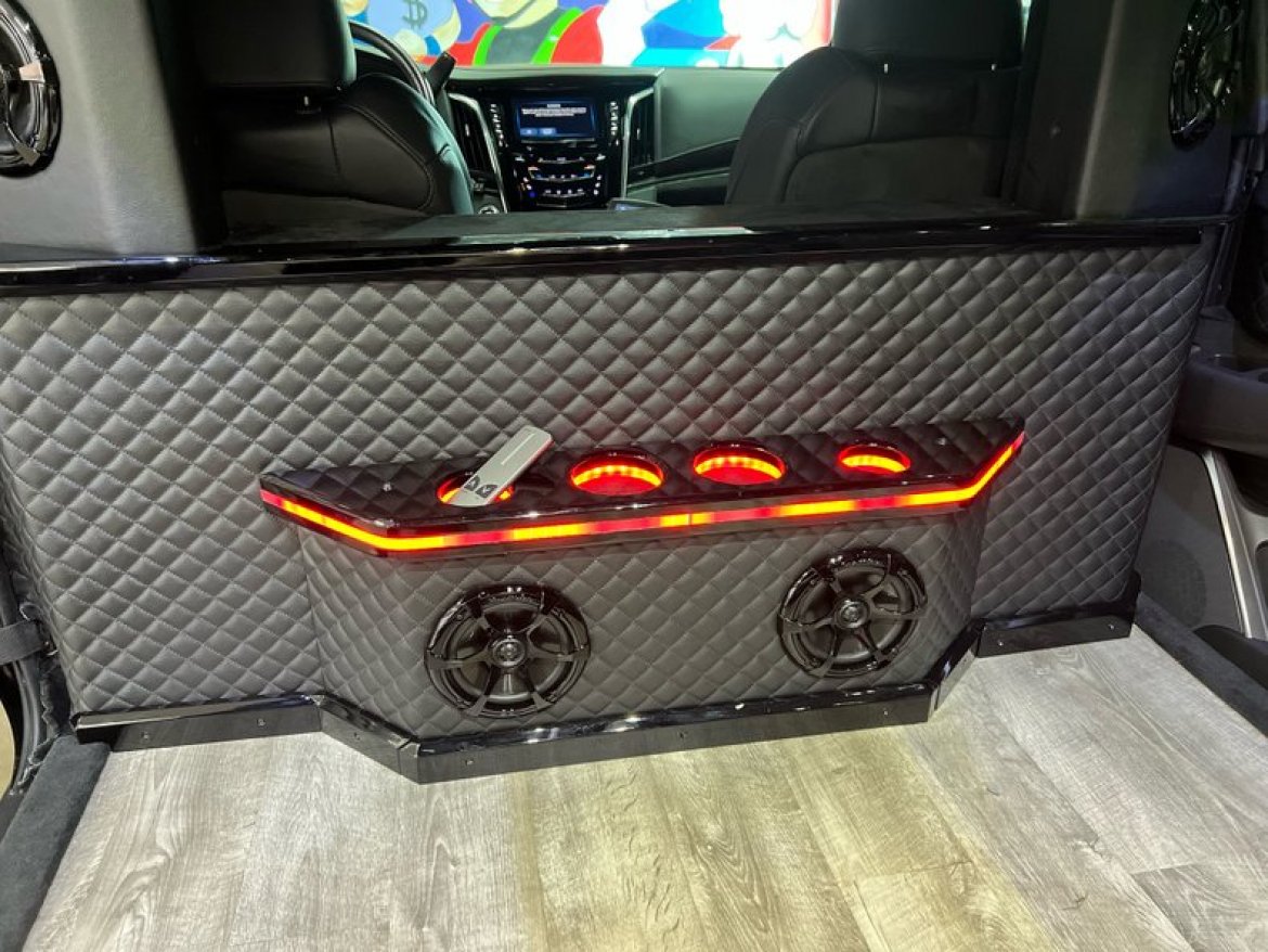 CEO SUV Mobile Office for Sale in North Miami Beach, FL - Photo 6