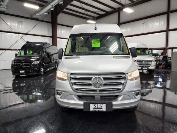 2022 Mercedes-Benz Sprinter 2500 144" Luxe Cruiser Sprinter for Sale in Houston, TX - Photo 2