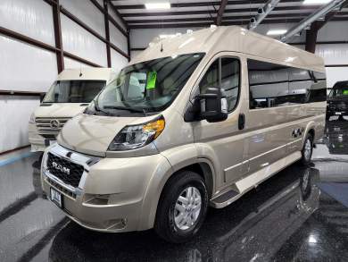 2022 Dodge Ram Promaster 3500 159" High Roof Midwest Cruiser Sprinter for Sale in Houston, Texas, US - Photo 3