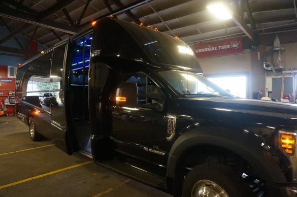 2018 Ford F550 Shuttle Bus for Sale in Clifton, NJ - Photo 2