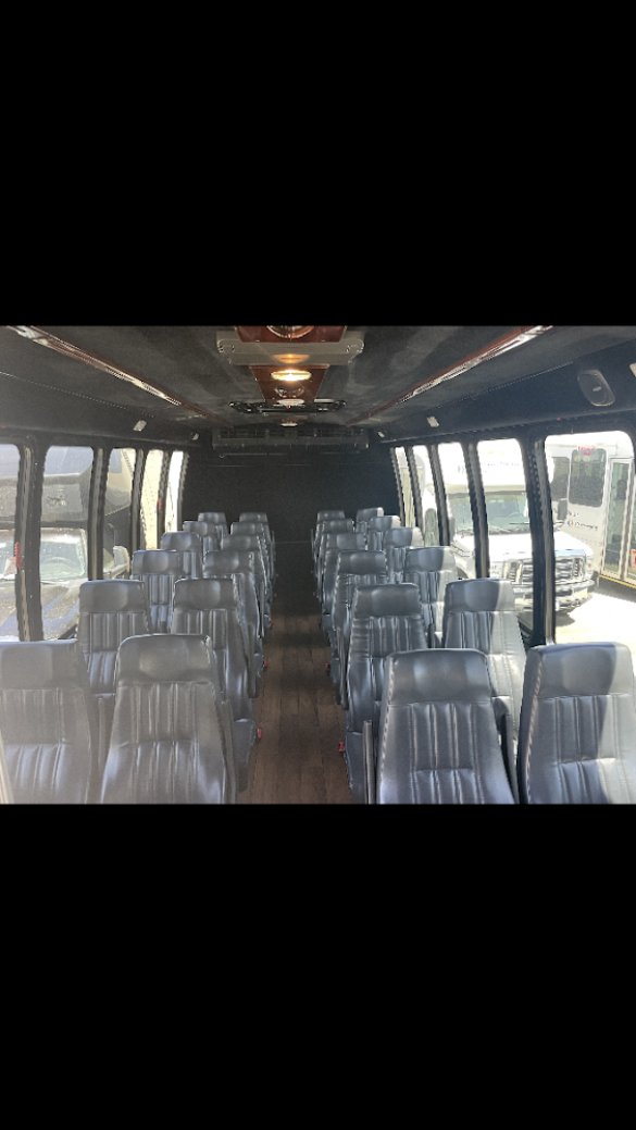 2012 Ford F550 Executive Shuttle for Sale in Anahiem, CA - Photo 2