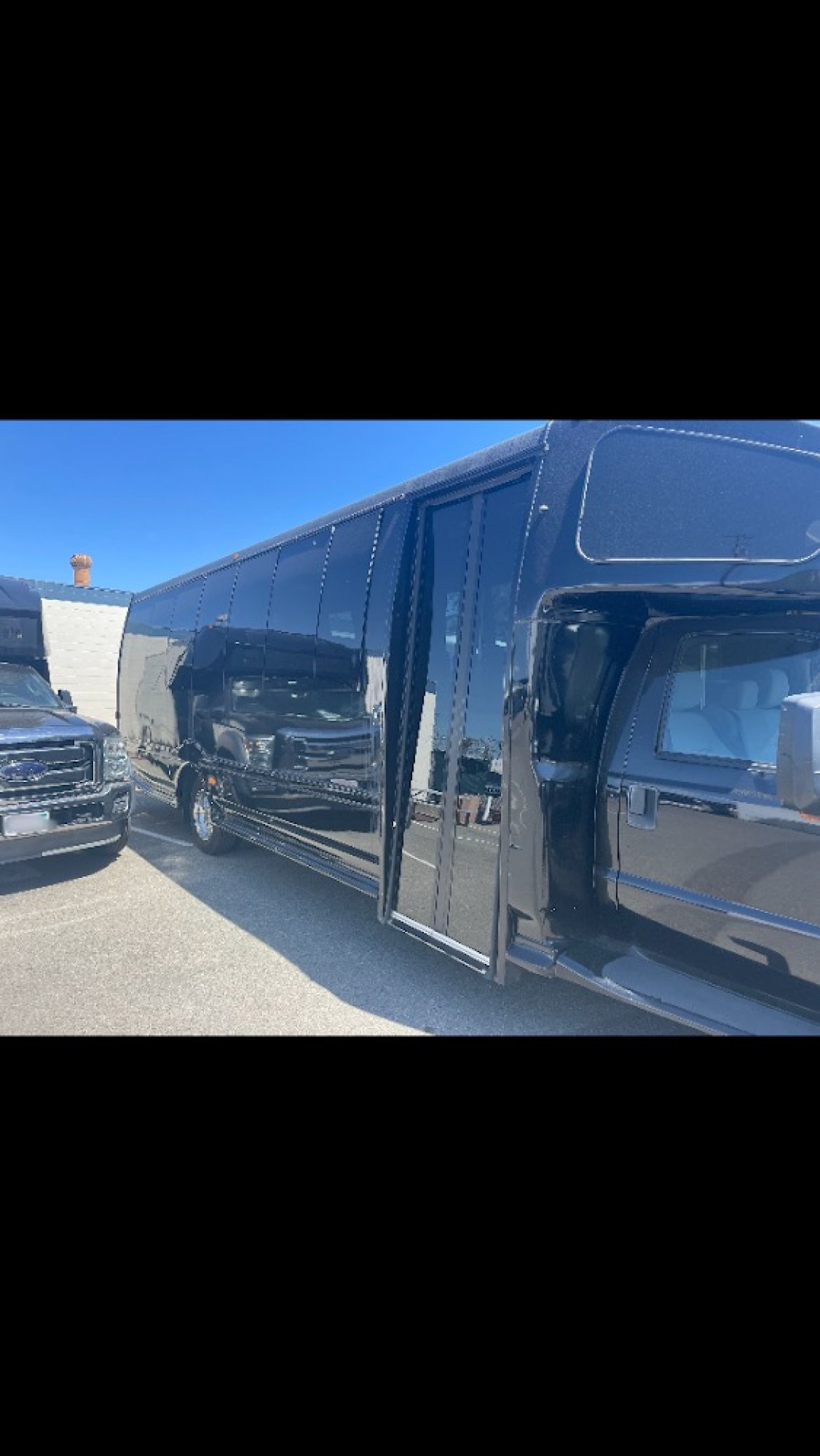 Executive Shuttle for Sale in Anahiem, CA - Photo 10
