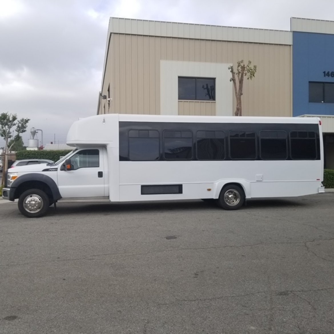 Limo Bus for Sale in fontana, CA - Photo 11