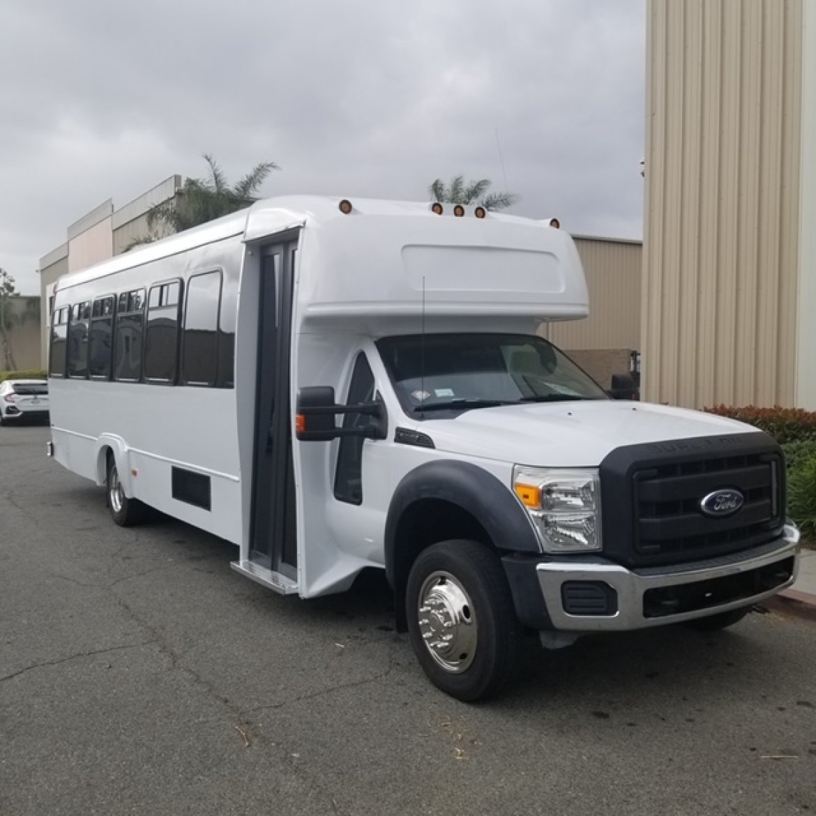 Limo Bus for Sale in fontana, CA - Photo 18
