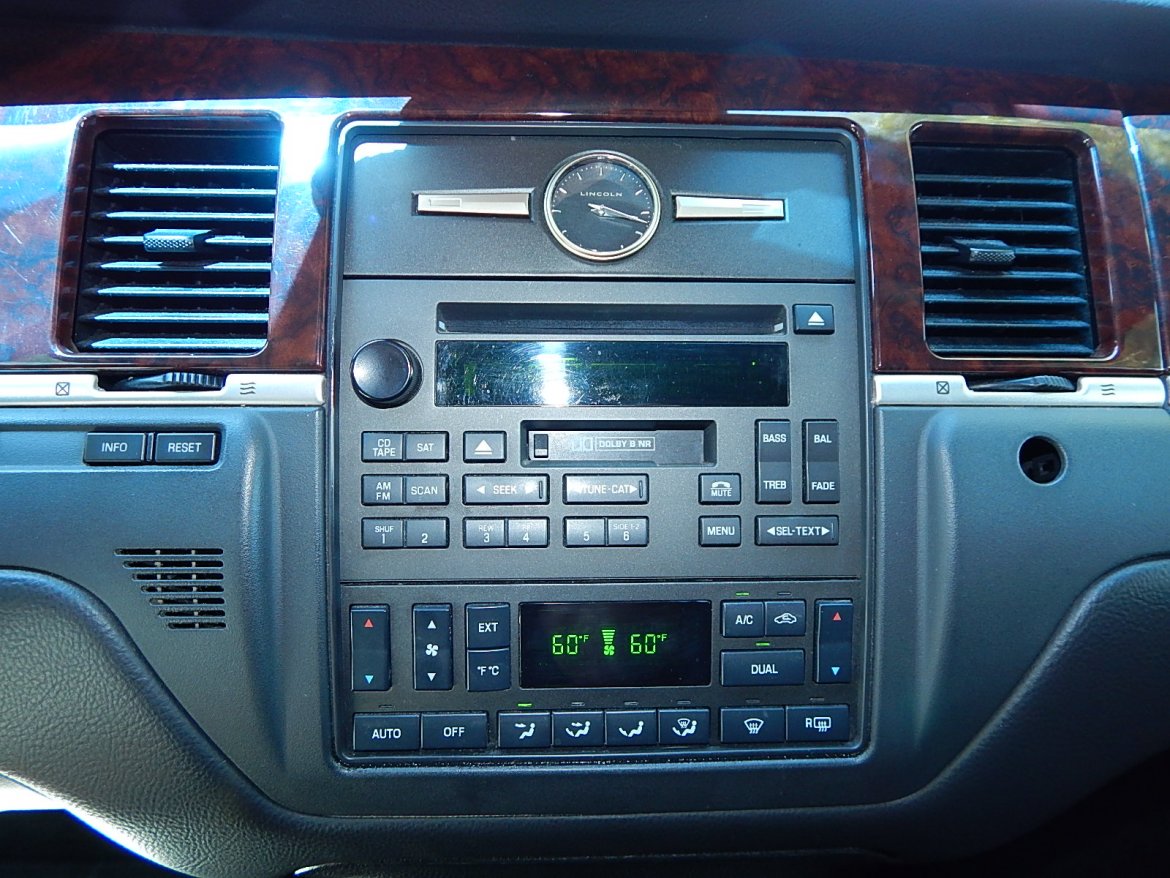 Photo of Limousine for sale: 2010 Lincoln Town Car Executive L