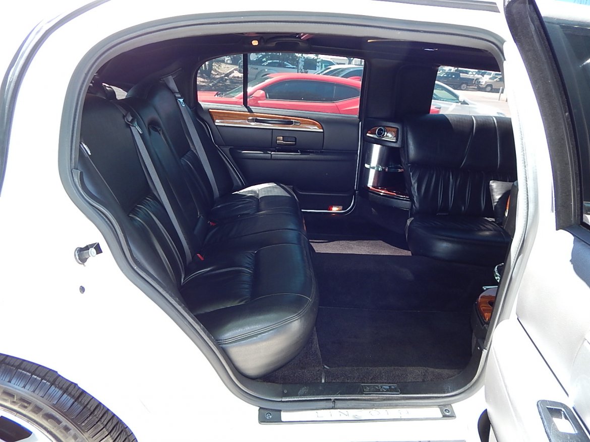 Photo of Limousine for sale: 2010 Lincoln Town Car Executive L