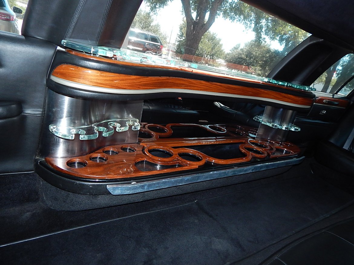 Photo of Limousine for sale: 2010 Lincoln Town Car Executive L