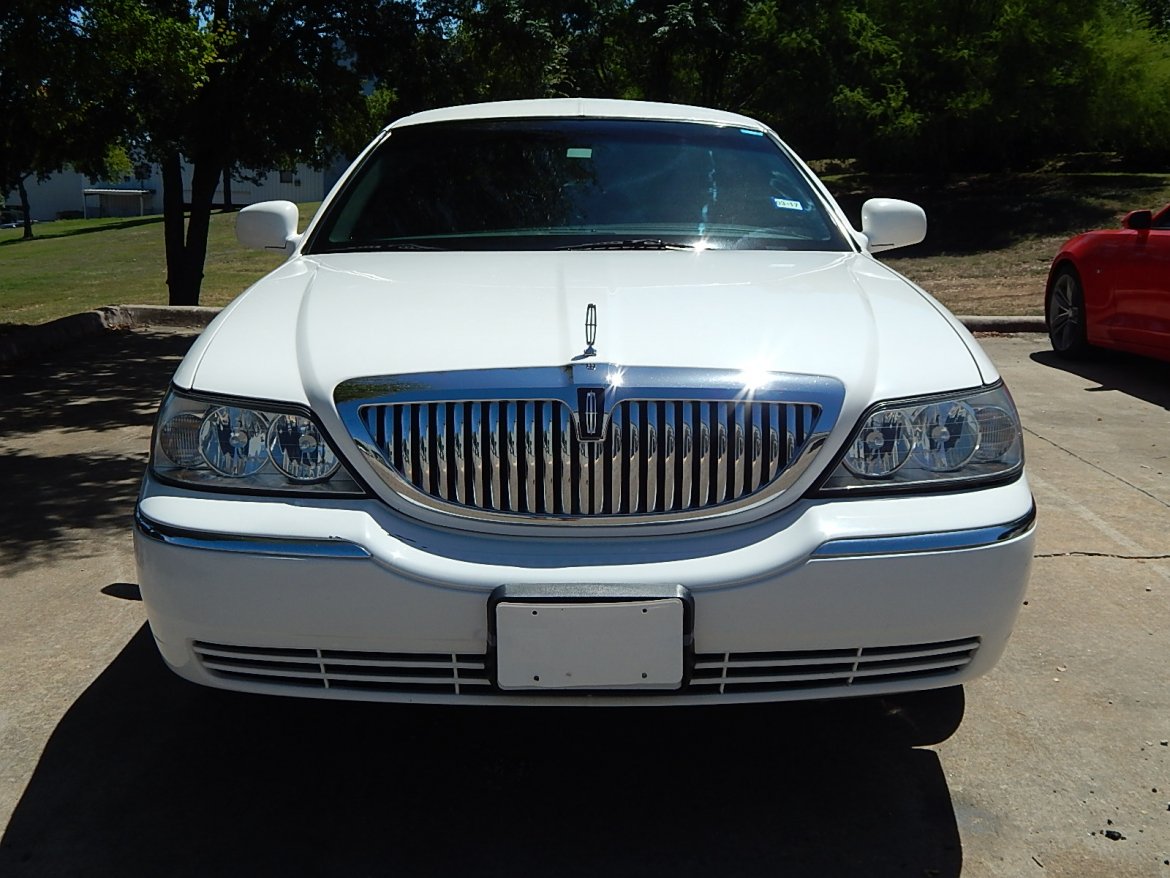 Used 2010 Lincoln Town Car Executive L for sale WS10526