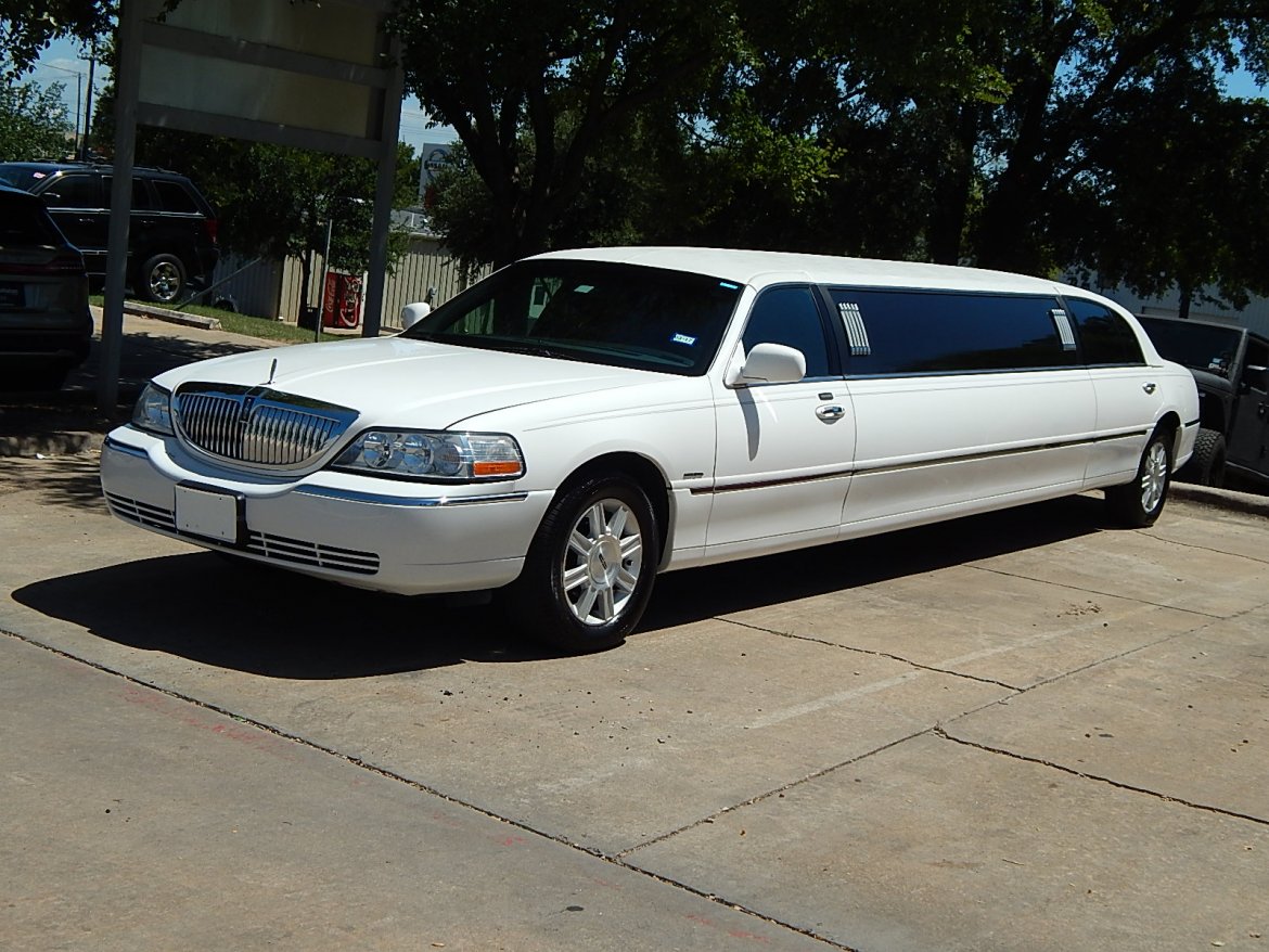 Photo of Limousine for sale: 2010 Lincoln Town Car Executive L