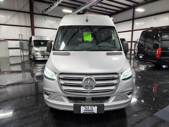 2022 Mercedes-Benz Signature Series 3500 170 Sprinter for Sale in Houston, TX - Photo 2