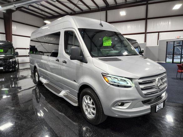 2022 Mercedes-Benz Signature Series 3500 170 Sprinter for Sale in Houston, TX - Main Photo