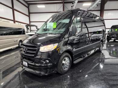 2022 Mercedes-Benz Sprinter 3500 170 Luxe Day cruiser Sprinter for Sale in Houston, Texas, US - Photo 3