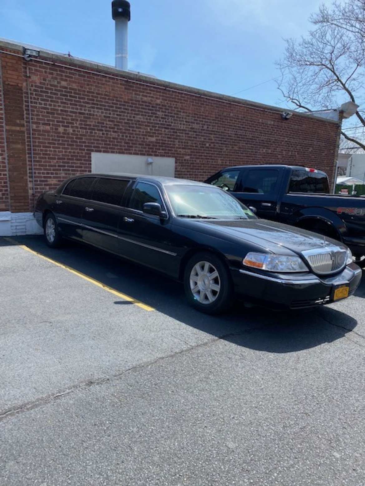 Limousine for sale: 2010 Lincoln Town Car by Superior