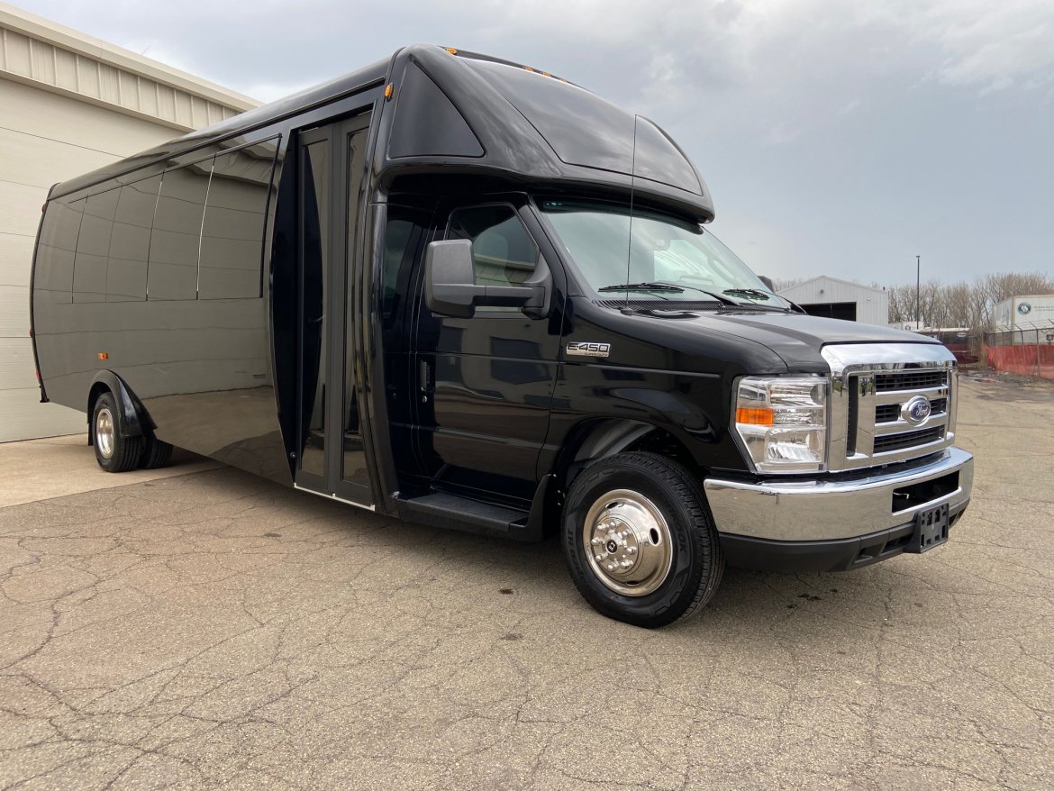Limo Bus for Sale in Erie, PA - Photo 2
