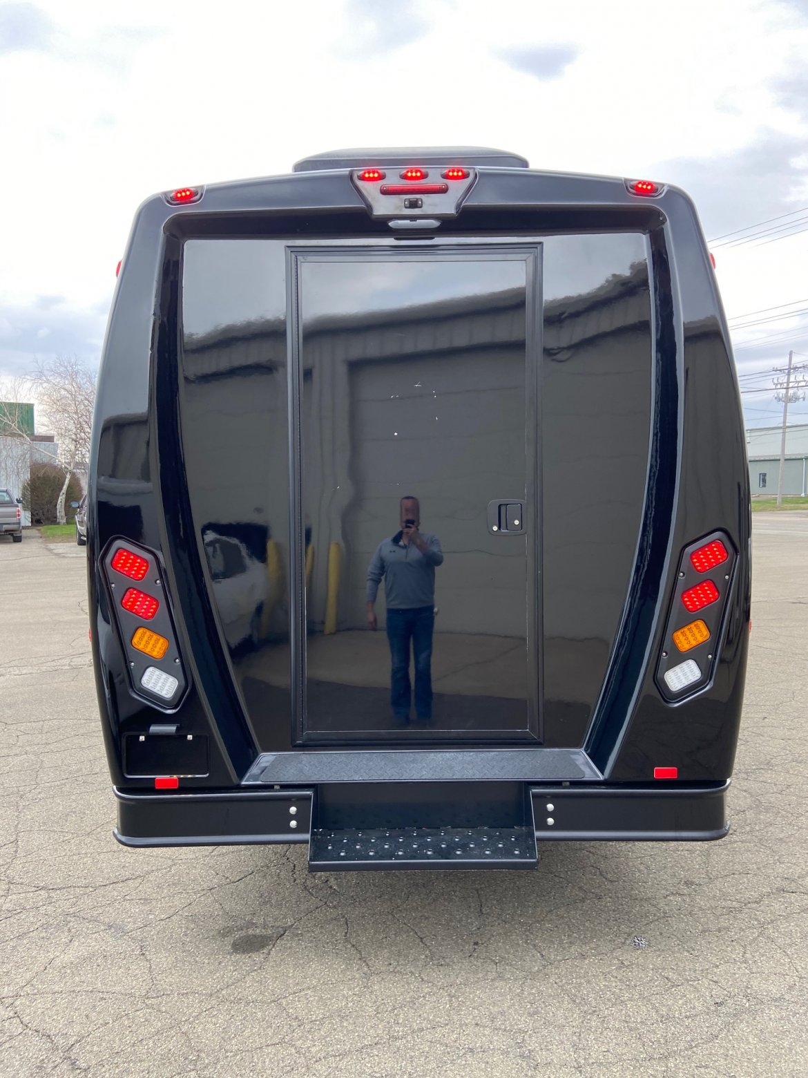 Limo Bus for Sale in Erie, PA - Photo 10