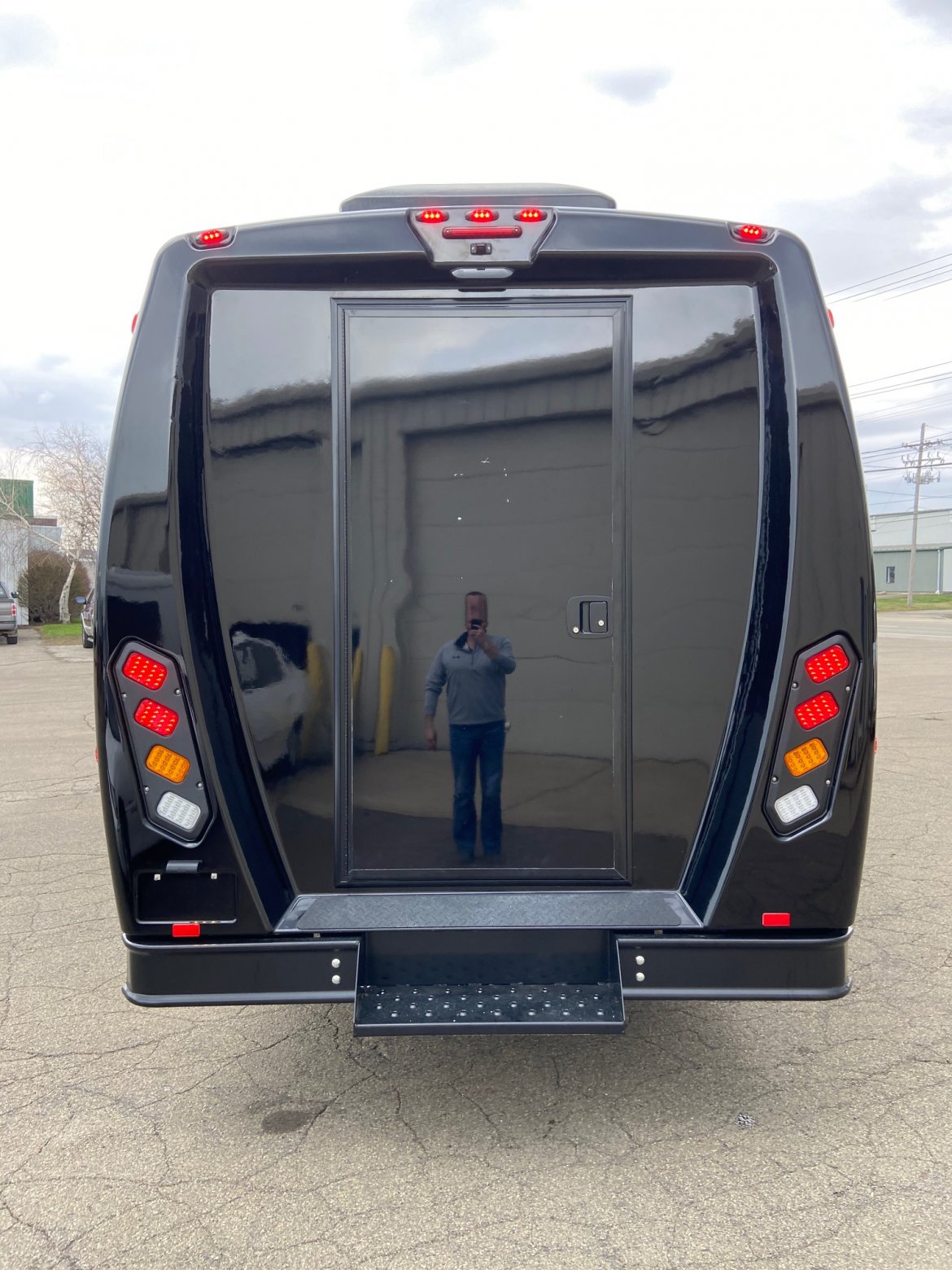 Limo Bus for Sale in Erie, PA - Photo 11