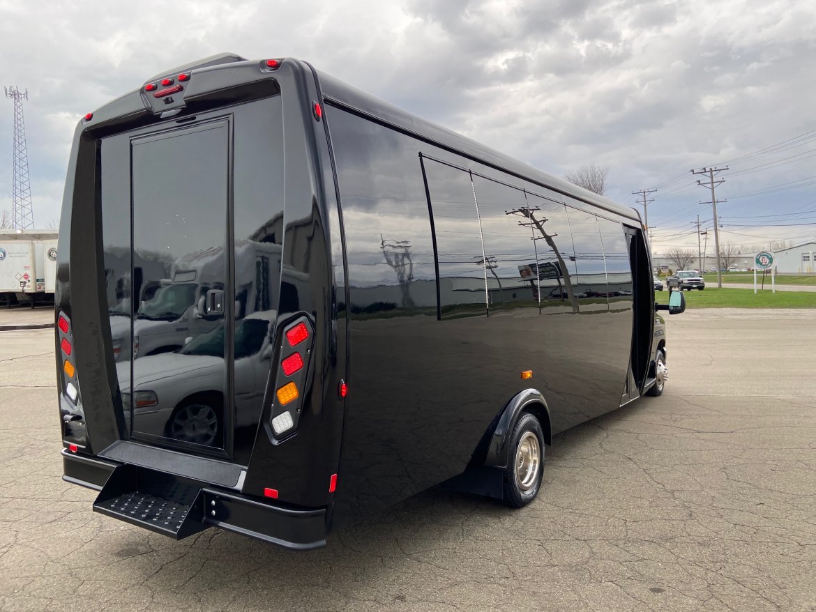 Limo Bus for Sale in Erie, PA - Photo 12