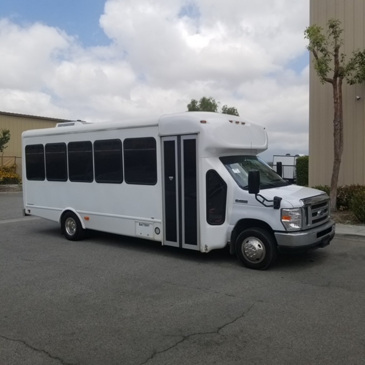 Limo Bus for Sale in fontana, CA - Photo 13